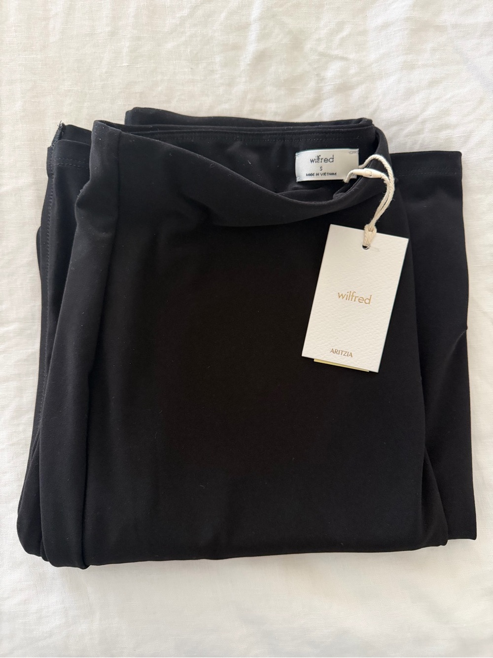 Aritzia Smooth Matter™ Subscript Skirt - Picture 3 of 3